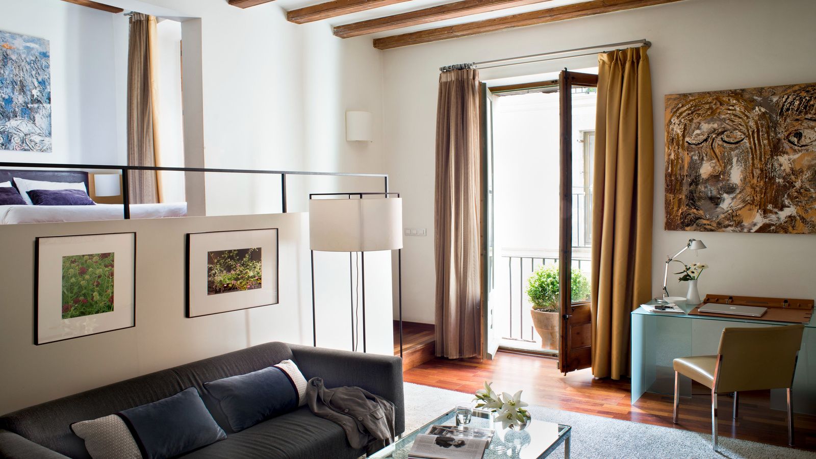 Bright room at Mercer House Bòria BCN 