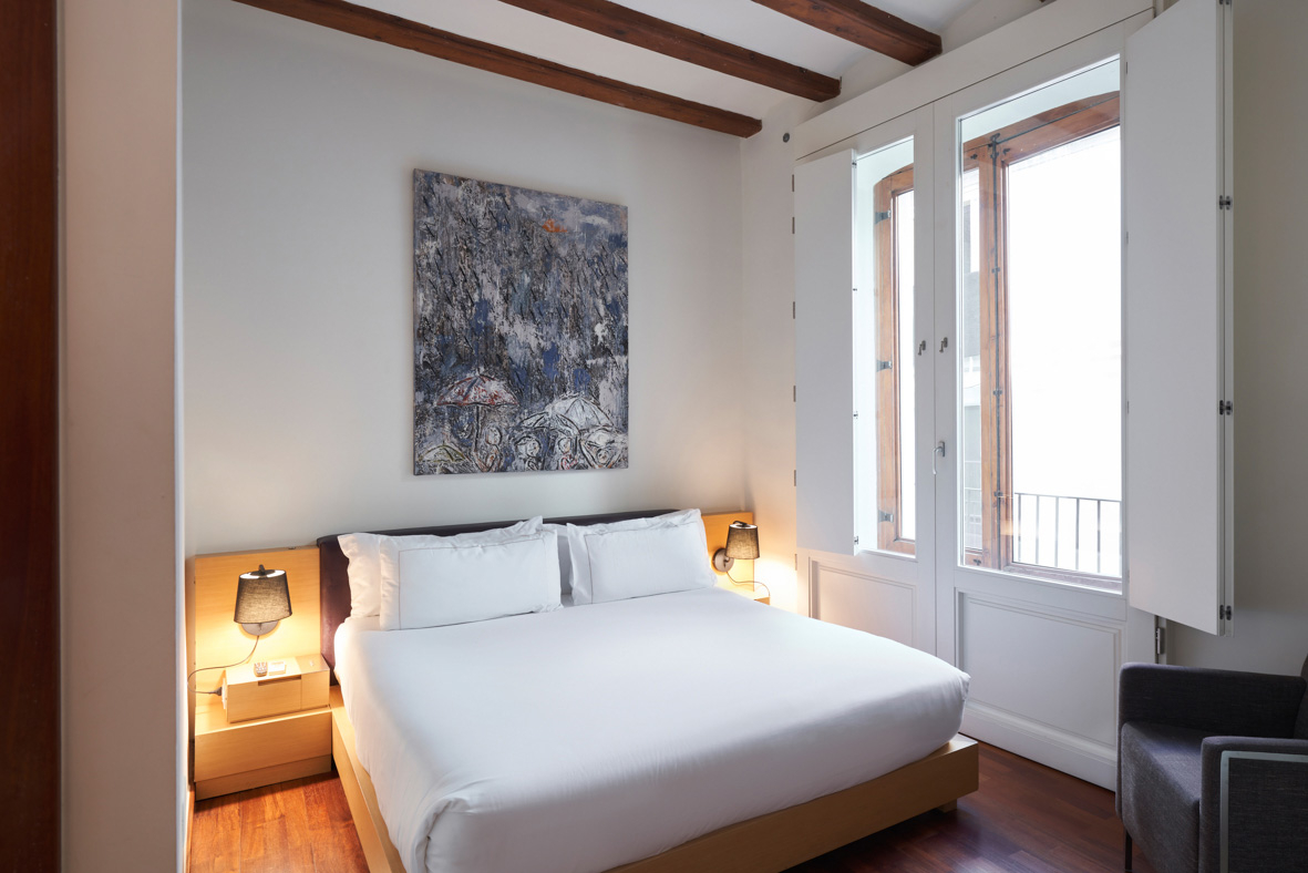 Bed in the Grand Suite of the Mercer House Bòria BCN