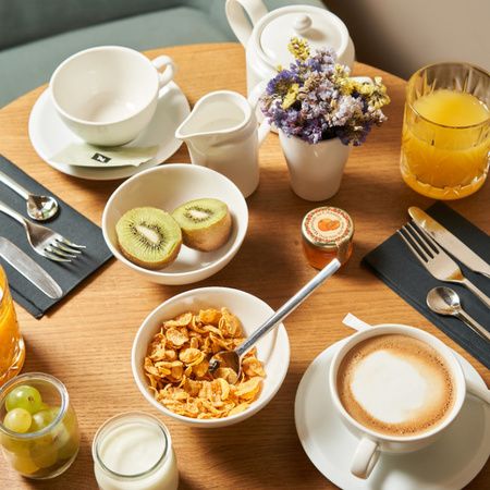 Desayuno en la mesa del Mercer House Bòria BCN